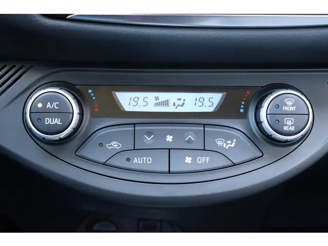 Toyota Yaris 1.5 Hybrid Y20, Navi 2019 Hybride Benzine 27