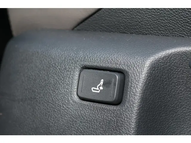 Toyota C-HR 2.0 Hybrid Executive 2021 Hybride Benzine 18