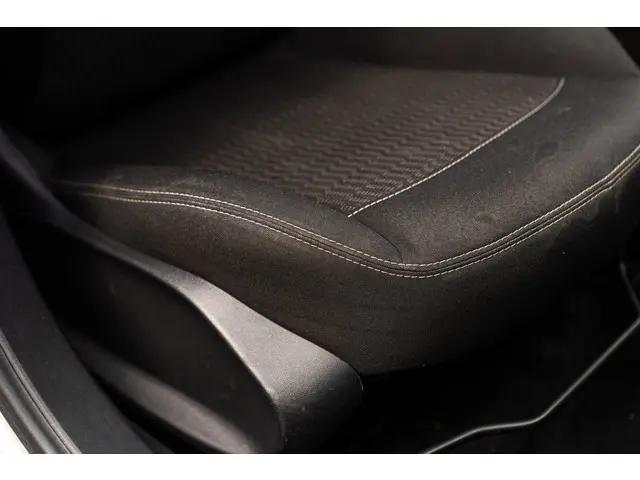 Peugeot 208 1.2 PureTech Active Trekhaak 2017 Benzine 44