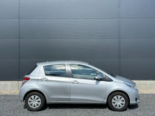 Toyota Yaris 1.0 VVT-i Now Radio | Airco 2013 Benzine 6