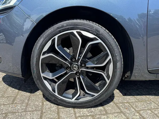 Renault Clio Estate TCe 90 Energy Bose 2019 Benzine 16