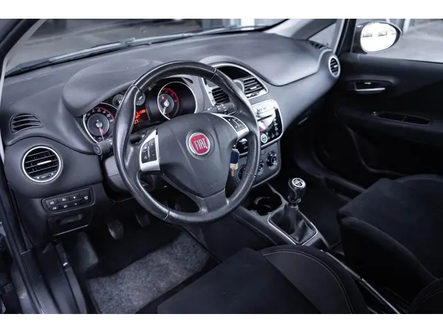 Fiat Punto Evo 1.2 Street 2015 Benzine 25