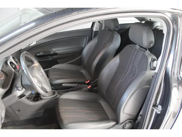Opel Corsa 1.4-16V Anniversary Edition 2013 Benzine 7
