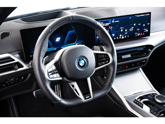 BMW 3 Serie 330e 2025 Hybride Benzine 34