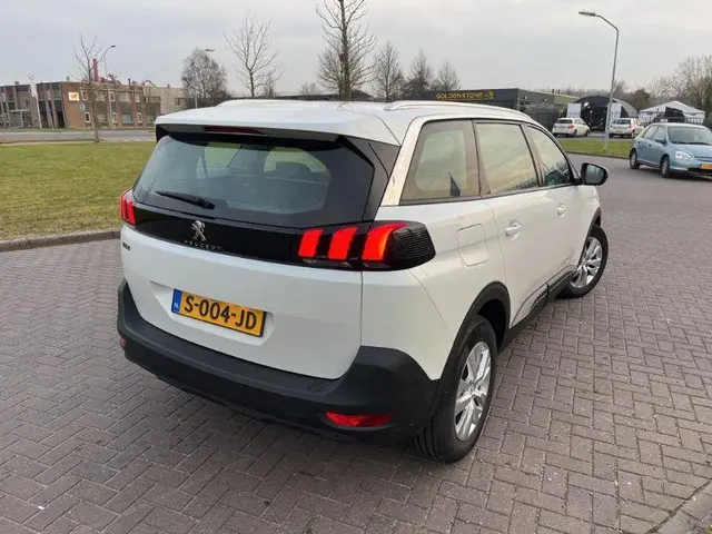 Peugeot 5008 1.2 PureTech Active 2019 Benzine 3