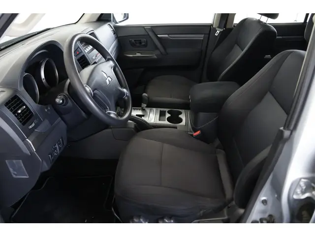 Mitsubishi Pajero 3.2 DI-D Instyle 4WD 2014 Diesel 6