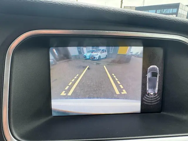 Volvo V40 1.6 T3 Momentum 2013 Benzine 19