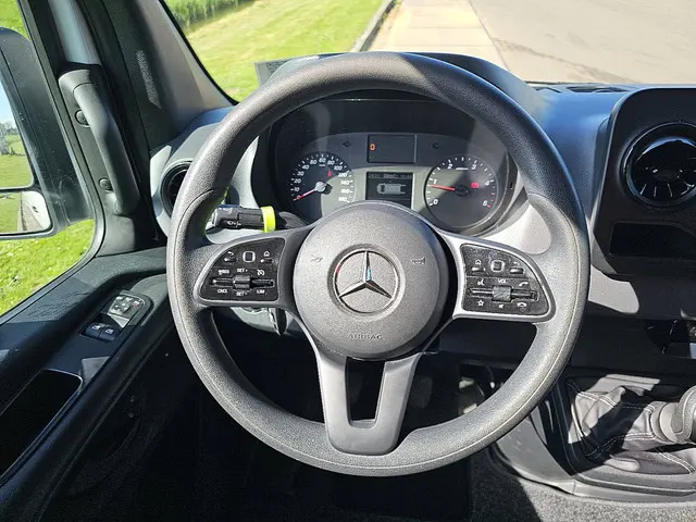 Mercedes-Benz Sprinter 317 2022 Diesel 12