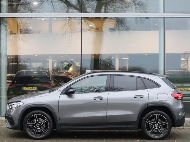 Mercedes-Benz GLA 250 e AMG Line 2022 Hybride Benzine 4