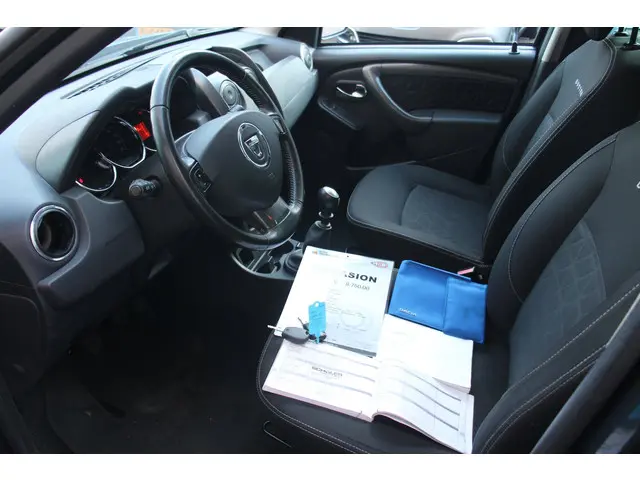 Dacia Duster 1.2 TCe 4x2 Lauréate 2015 Benzine 21