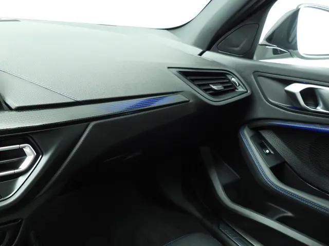 BMW 1 Serie 5-deurs 118i 2024 Benzine 32