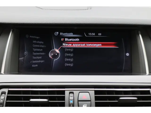 BMW 5 Serie Touring 535i Luxury Edition 2016 Benzine 44