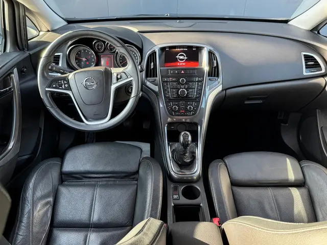 Opel Astra Sports Tourer 1.4 Turbo Cosmo 2014 Benzine 16