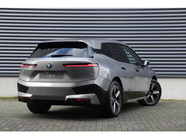 BMW iX xDrive40 High Executive 2025 Elektrisch 2