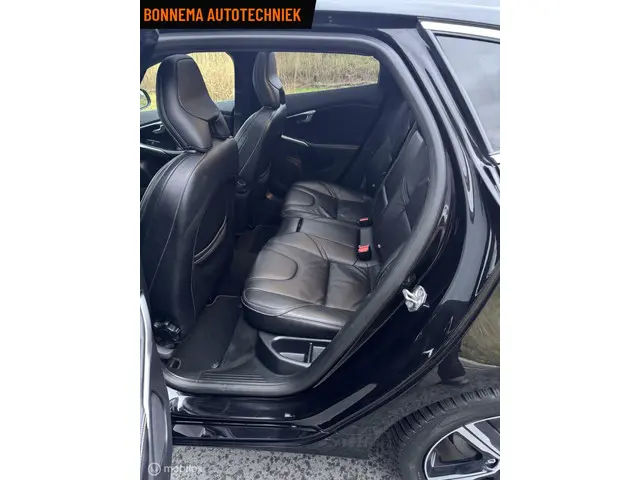 Volvo V40 2.0 T4 R-Design Pano Camera 2017 Benzine 19