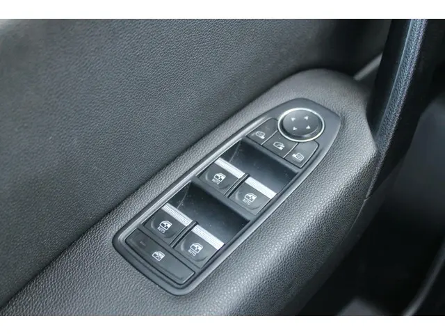 Renault Captur 1.0 TCe 100 Bi-Fuel Intens 2020 Benzine 12