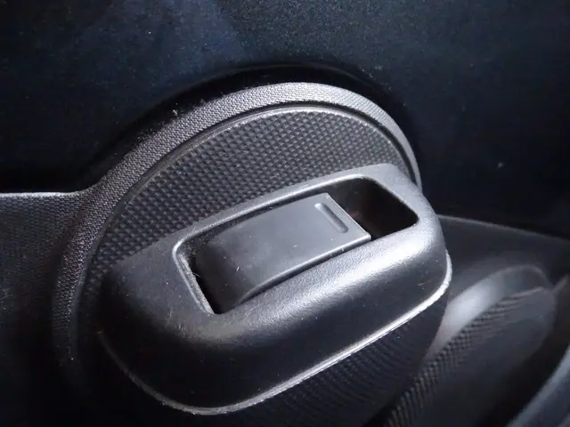 Peugeot 107 1.0 Active AUTOMAAT/AIRCO/LMV/PDC 2013 Benzine 13