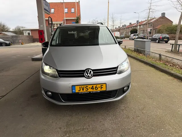 Volkswagen Touran 2