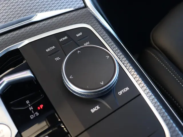 BMW 3 Serie 330e Sedan 2025 Hybride Benzine 23