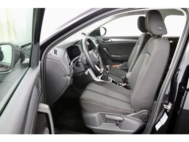 Volkswagen T-Roc 1.0 TSI Life zwart 2023 Benzine 12