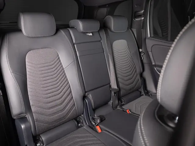 Mercedes-Benz EQB 250 Luxury Line 2023 Elektrisch 36