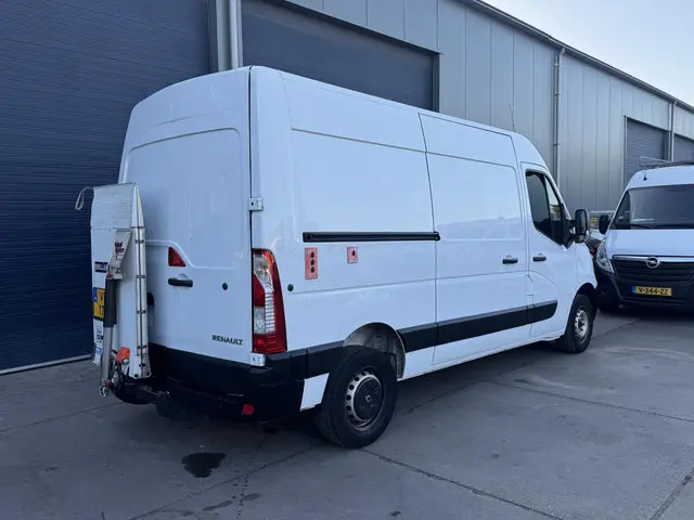 Renault Master T35 2.3 dCi L2H2 2019 Diesel 7