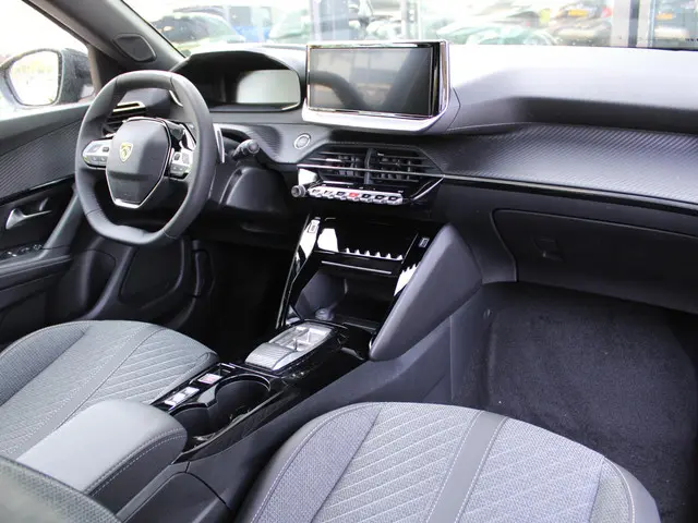Peugeot e-2008 Allure Avantage 54 kWh 2025 Elektrisch 3