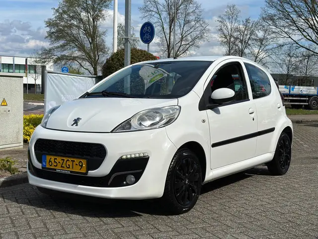 Peugeot 107 1.0 Active facelift led airco 2012 Benzine 3