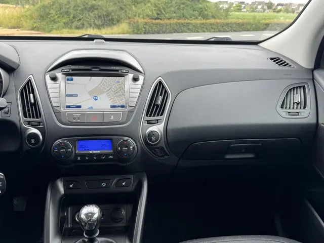 Hyundai ix35 1.6i GDI Go! 2015 Benzine 25