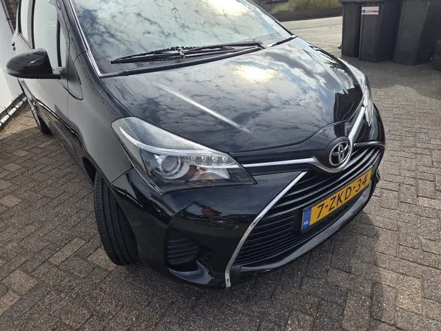 Toyota Yaris 1.0 VVT-i Aspiration 2015 Benzine 26