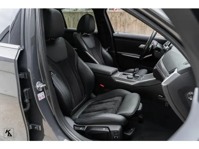 BMW 3 Serie 320i High Executive Edition 2020 Benzine 76