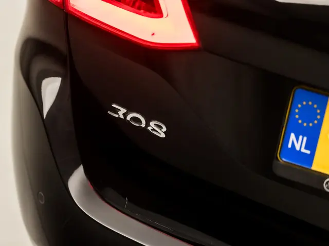 Peugeot 308 SW 1.2 PureTech Premium Sport 2015 Benzine 28