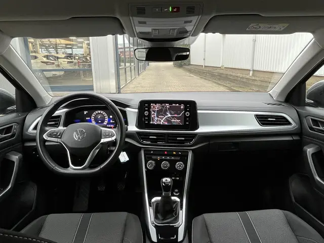 Volkswagen T-Roc 1.0 TSI Life 2023 Benzine 6