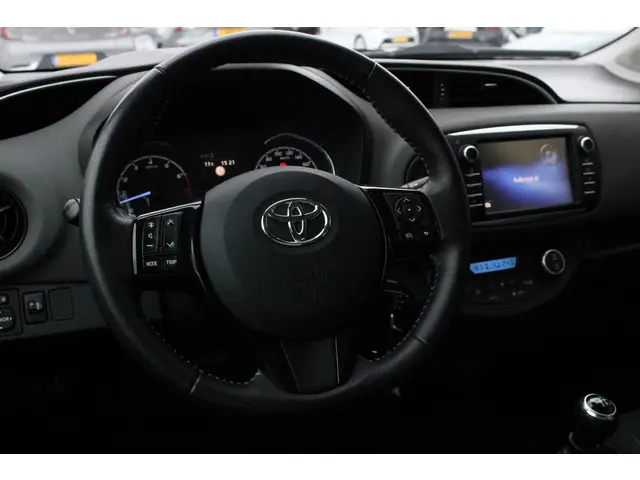 Toyota Yaris 1.5 VVT-i Aspiration 2017 Benzine 17