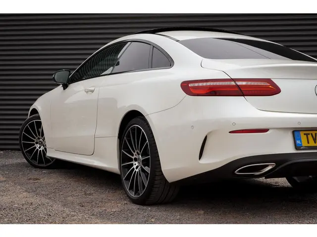 Mercedes-Benz E-Klasse Coupé 200 Premium 2018 Benzine 52