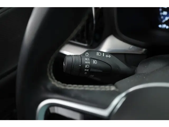 Volvo V60 2.0 B4 R-Design 2020 Hybride Benzine 9