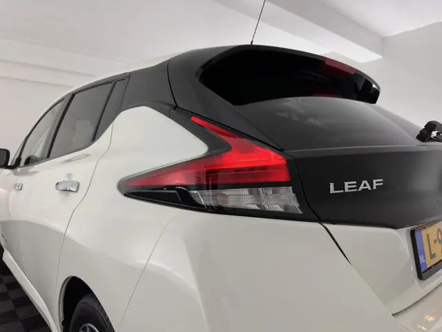 Nissan Leaf Acenta 40 kWh {SOH-90%} 2020 Elektrisch 23