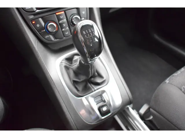 Opel Meriva 1.4 Turbo Berlin 2014 Benzine 18