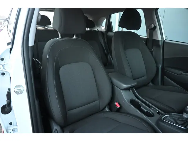 Hyundai Kona 1.6 GDI HEV Comfort 2022 Hybride Benzine 12