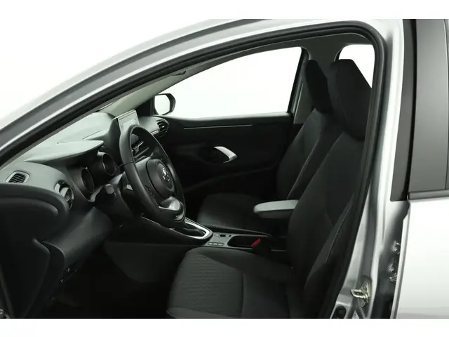 Toyota Yaris 1.5 Hybrid Dynamic 2023 Hybride Benzine 17