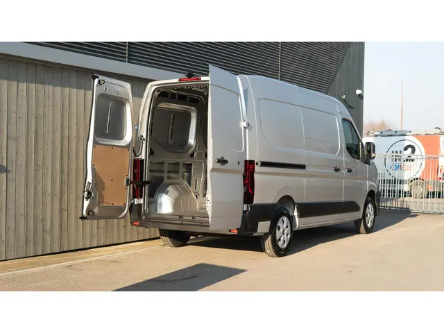 Renault Master T35 2.0 dCi 150 L2H2 Extra 2024 Diesel 11