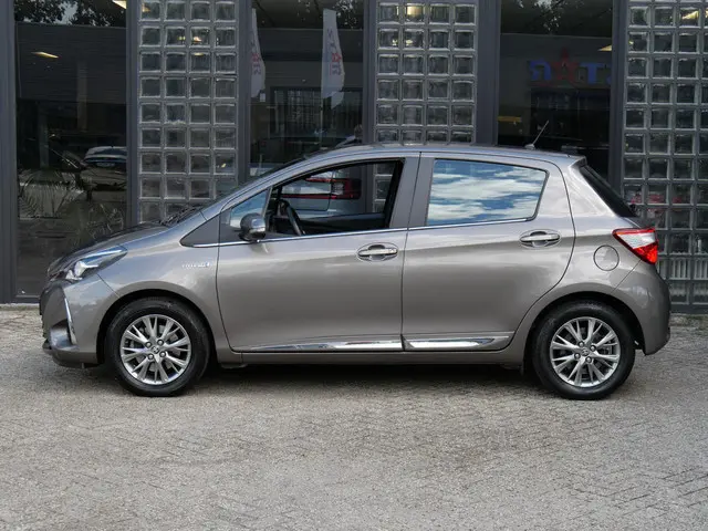 Toyota Yaris 1.5 Hybrid Energy Plus 2018 Hybride Benzine 3