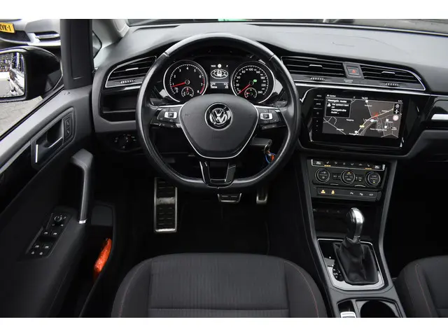 Volkswagen Touran 1.4 TSI Highline 7p 2017 Benzine 10