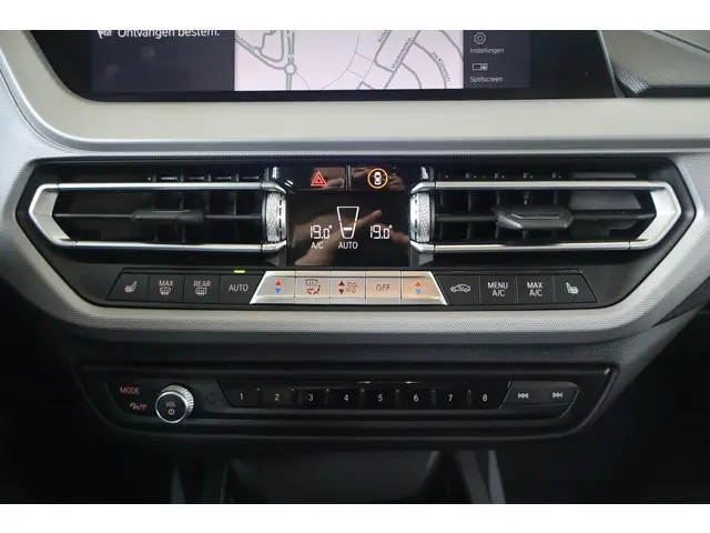 BMW 1 Serie 118i 2021 Benzine 14