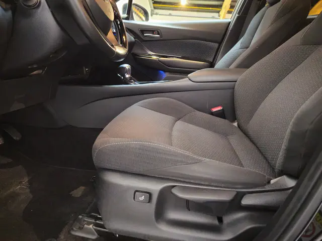 Toyota C-HR 1.8 Hybrid Energy 2018 Hybride Benzine 17