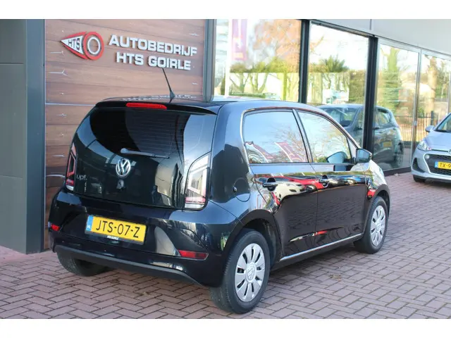 Volkswagen up! 1.0 BMT high up! 2016 Benzine 4