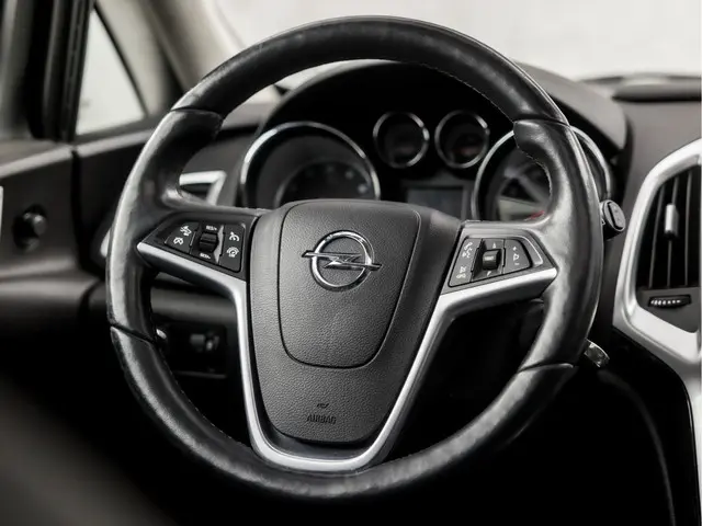 Opel Astra Sports Tourer 1.6 Turbo Sport 2013 Benzine 18