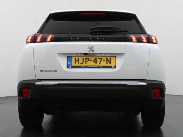 Peugeot e-2008 EV Allure 50 kWh 2023 Elektrisch 6