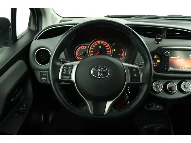 Toyota Yaris 1.0 VVT-i Comfort 2015 Benzine 46