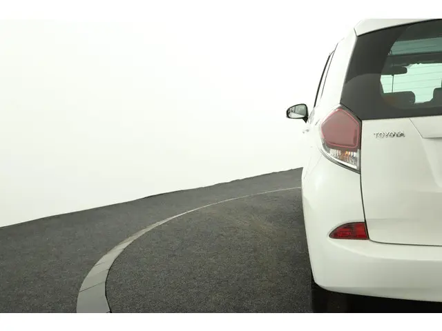 Toyota Verso-S 1.3 VVT-i Dynamic 2015 Benzine 39